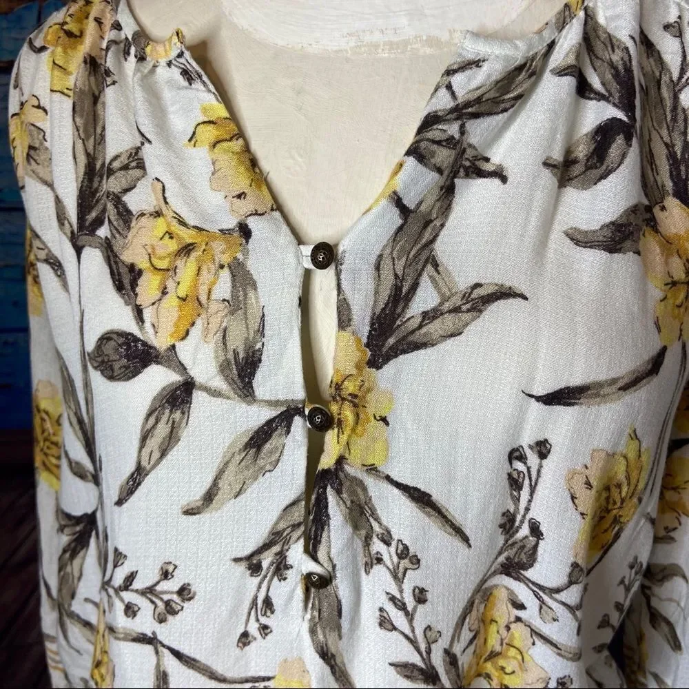 Lucky Brand boho white floral top Small - Picture 5 of 10